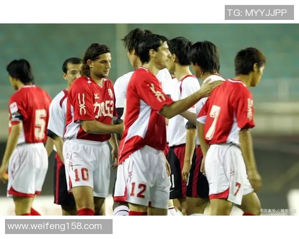 成都羽毛球队在世锦赛中的团队协作展现出色表现与未来发展潜力分析 成都羽毛球队在世锦赛中的团队协作展现出色表现与未来发展潜力分析