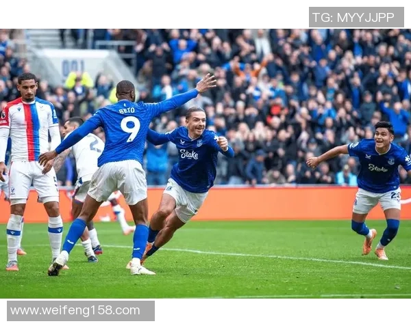 曼联与埃弗顿对决数据分析揭示比赛关键因素与战术走势 曼联与埃弗顿对决数据分析揭示比赛关键因素与战术走势